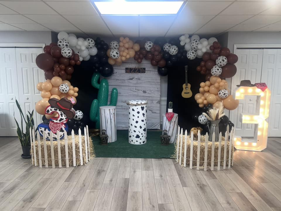 Full balloon arrangement for a birthday party